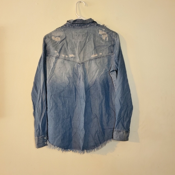 Express Boyfriend Distressed Chambray Top size small. - Picture 9 of 9